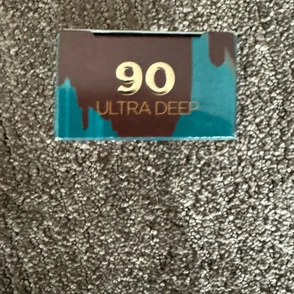 URBAN DECAY cosmetics Hydromaniac Tinted Moisturizer Color 90 Deep